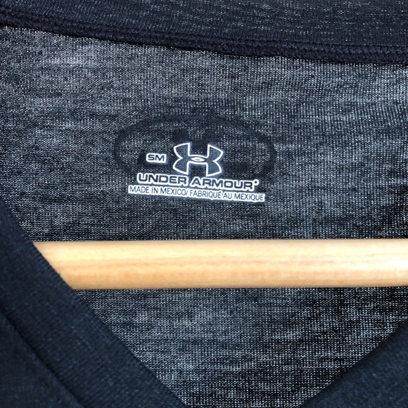 Black Under Armour Athletic T-Shirt - Picture 4 of 4